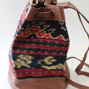 Bucket-Rucksack Schwarz Rot