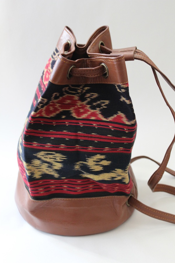 Bucket-Rucksack Schwarz Rot